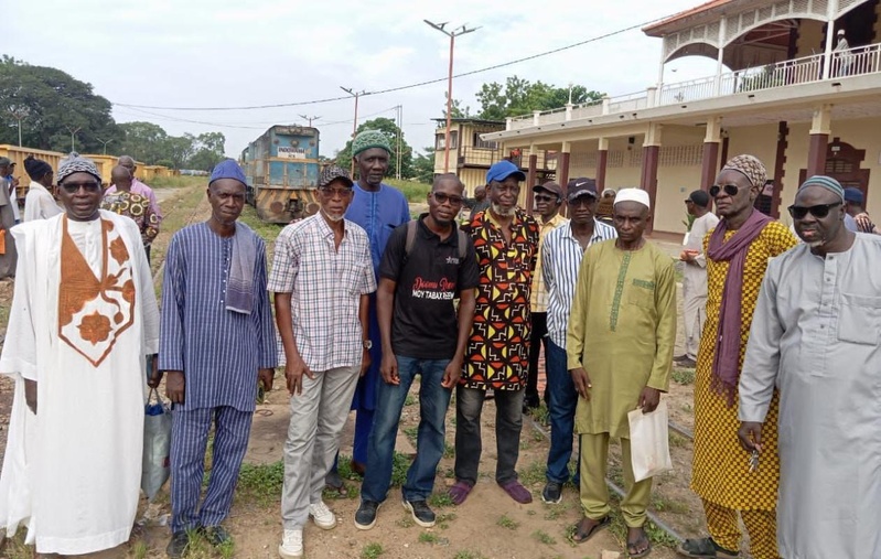 Thies: Les cheminots retraités bloquent les trains pour réclamer leurs pensions impayées depuis vingt ans Thies: Les cheminots retraités bloquent les trains pour réclamer leurs pensions impayées depuis vingt ans