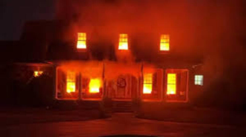 Etats-Unis : Leur déco d’Halloween est si bien faite que des voisins appellent les pompiers Etats-Unis : Leur déco d’Halloween est si bien faite que des voisins appellent les pompiers