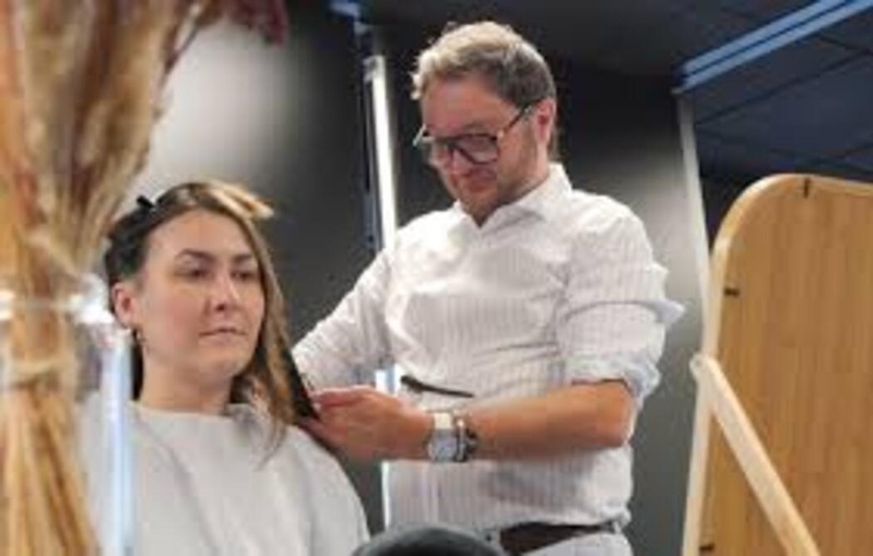 Octobre rose : « Tout le monde n’a pas la chance de les garder »… Elles donnent leurs cheveux pour en faire des perruques Octobre rose : « Tout le monde n’a pas la chance de les garder »… Elles donnent leurs cheveux pour en faire des perruques