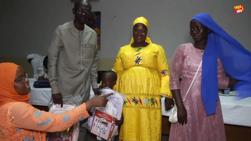 Au tribunal de Thiès, l’AEMO soutient les enfants avec des fournitures scolaires et des conseils parentaux Au tribunal de Thiès, l’AEMO soutient les enfants avec des fournitures scolaires et des conseils parentaux