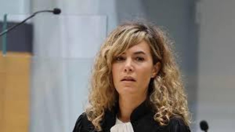 Italie : Le chef de chantier perd sa Rolex dans du béton frais, il exige d’être remboursé Italie : Le chef de chantier perd sa Rolex dans du béton frais, il exige d’être remboursé