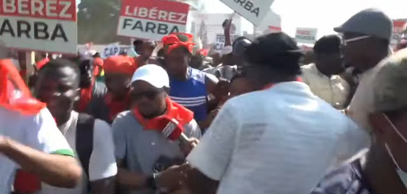 “Libérez Farba !” — Les partisans du maire d’Agnam font vibrer les rues de Dakar “Libérez Farba !” — Les partisans du maire d’Agnam font vibrer les rues de Dakar
