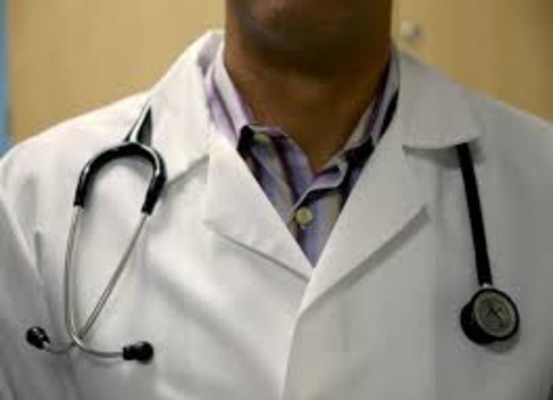 Saraya : Arrestation d’un jeune homme pour exercice illégal de la médecine et mise en danger de la vie d’autrui Saraya : Arrestation d’un jeune homme pour exercice illégal de la médecine et mise en danger de la vie d’autrui