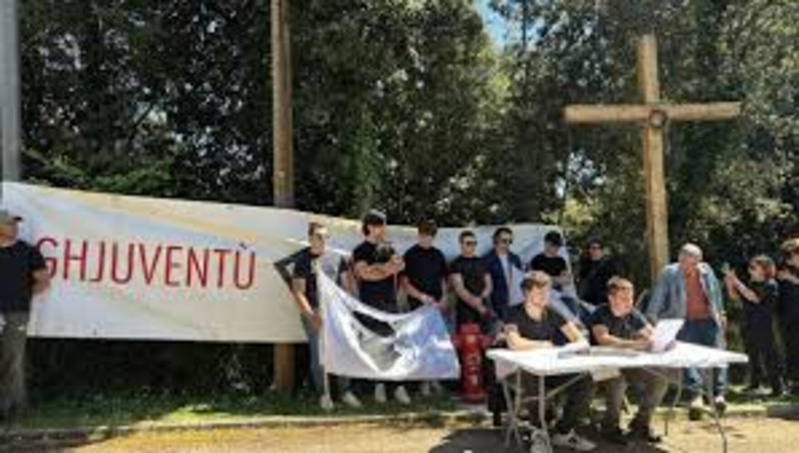 Corse : L’avenir d’une croix installée à l’entrée d’un petit village divise les habitants Corse : L’avenir d’une croix installée à l’entrée d’un petit village divise les habitants