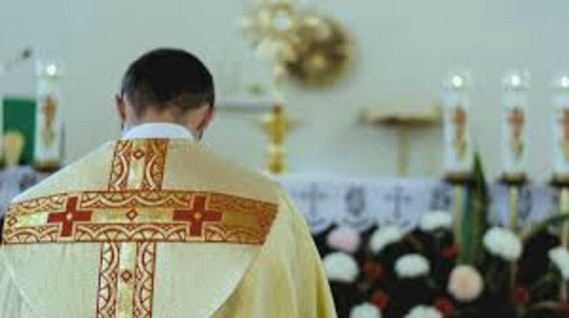 Dordogne : Un prêtre arrêté et jugé pour des agressions sexuelles sur mineur Dordogne : Un prêtre arrêté et jugé pour des agressions sexuelles sur mineur