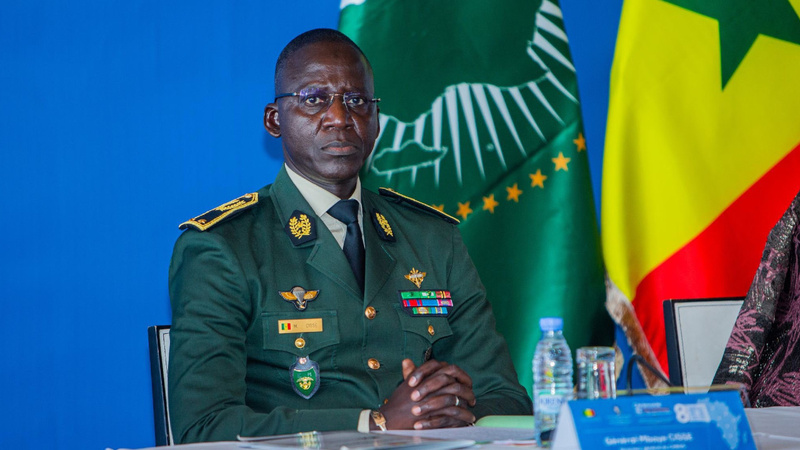 Le Général Mbaye Cissé promu au grade de Général d’Armée par le président Bassirou Diomaye Faye Le Général Mbaye Cissé promu au grade de Général d’Armée par le président Bassirou Diomaye Faye