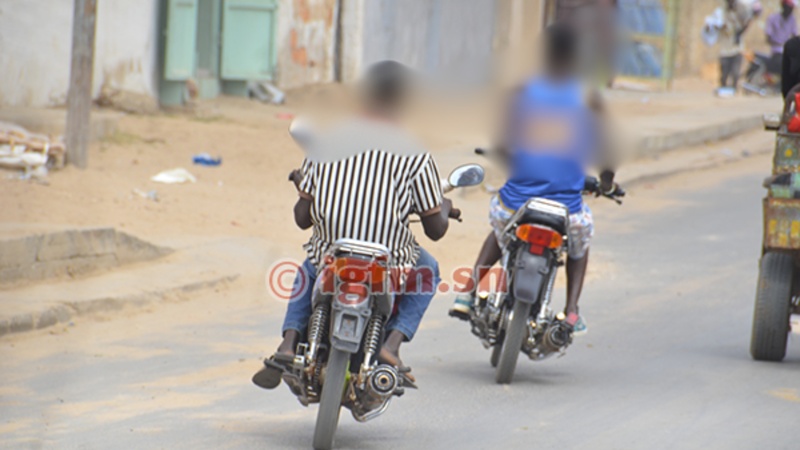 Notto Gouye Diama : les habitants réclament une présence accrue de la gendarmerie face aux courses dangereuses des motos Jakarta