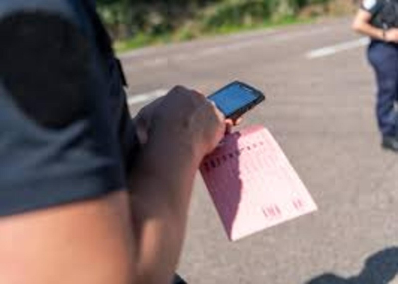 Record battu, il se fait retirer son permis... deux heures après l'avoir obtenu Record battu, il se fait retirer son permis... deux heures après l'avoir obtenu