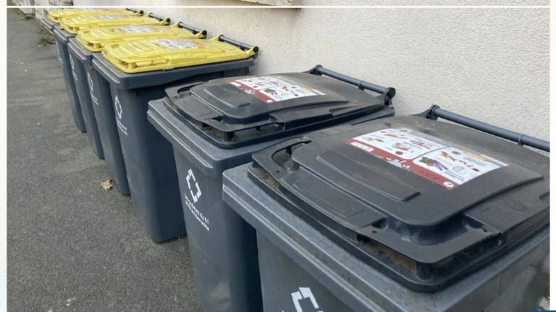 Ngaye Mékhé : la mairie distribue 4 000 poubelles pour renforcer la propreté urbaine Ngaye Mékhé : la mairie distribue 4 000 poubelles pour renforcer la propreté urbaine