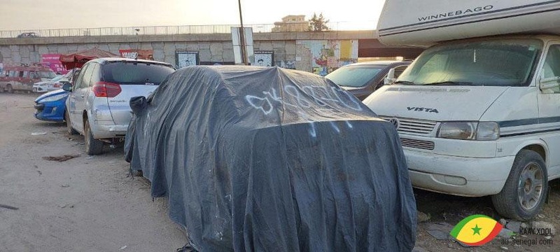 Dakar : le gouverneur ordonne le retrait des véhicules et épaves abandonnés sur la voie publique avant le 11 novembre Dakar : le gouverneur ordonne le retrait des véhicules et épaves abandonnés sur la voie publique avant le 11 novembre