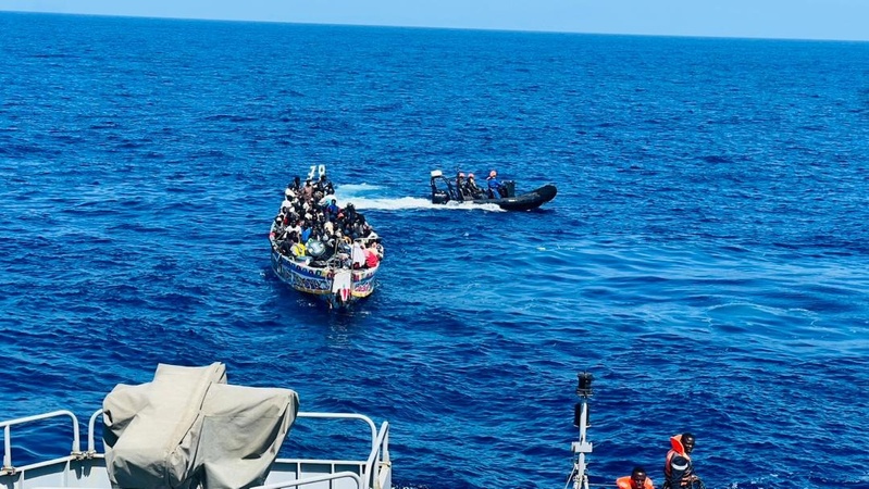 Sauvetage de 138 migrants au large de Mbour par la Marine nationale sénégalaise Sauvetage de 138 migrants au large de Mbour par la Marine nationale sénégalaise