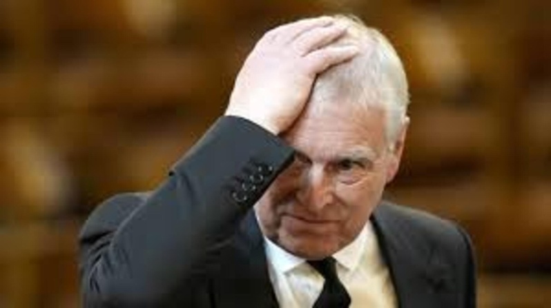 Royaume-Uni : L’ex-prince Andrew se voit retirer son dernier titre militaire par le gouvernement Royaume-Uni : L’ex-prince Andrew se voit retirer son dernier titre militaire par le gouvernement