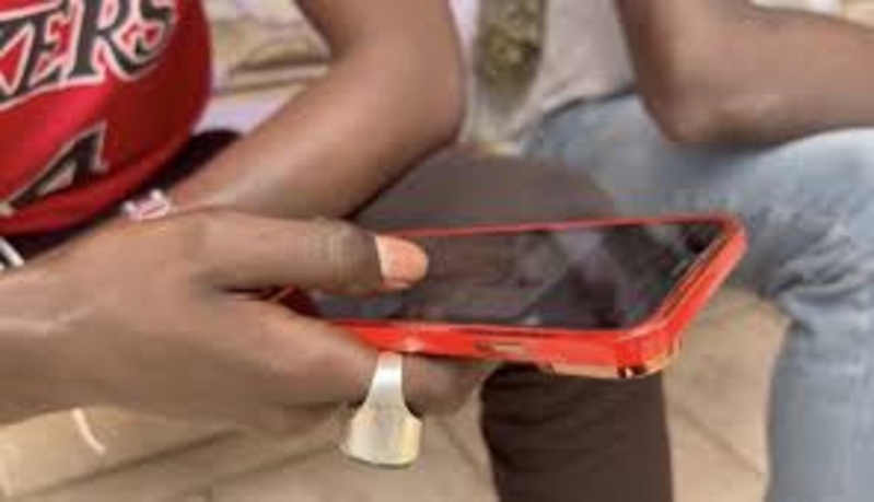 Thiès : Un voleur pris à son propre piège après un vol de téléphones Thiès : Un voleur pris à son propre piège après un vol de téléphones