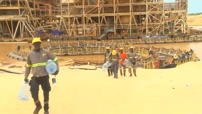 La GCO (Grande Côte Opérations) ouvre ses portes au Dr Babacar Diop, Maire de la Ville de Thiès, et à son Conseil Municipal La GCO (Grande Côte Opérations) ouvre ses portes au Dr Babacar Diop, Maire de la Ville de Thiès, et à son Conseil Municipal