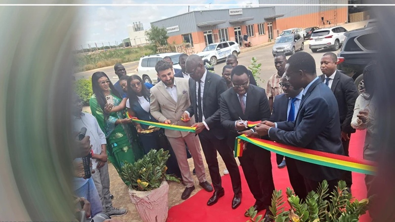Inauguration d’une usine de fabrication de portes et fenêtres à 583 millions FCFA Inauguration d’une usine de fabrication de portes et fenêtres à 583 millions FCFA