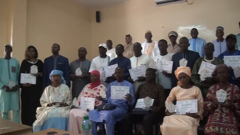 Thiès-Nord: Le maire honore les enseignants du CM2 pour leurs résultats exceptionnels Thiès-Nord: Le maire honore les enseignants du CM2 pour leurs résultats exceptionnels