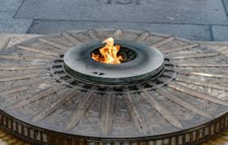 Paris : Un Soudanais interpellé trois fois en sept jours pour dégradation de la tombe du Soldat inconnu Paris : Un Soudanais interpellé trois fois en sept jours pour dégradation de la tombe du Soldat inconnu