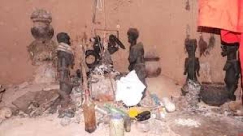 Violeur en série en Casamance: Sous la menace de son fétiche Ange Romain a abusé de plusieurs filles Violeur en série en Casamance: Sous la menace de son fétiche Ange Romain a abusé de plusieurs filles