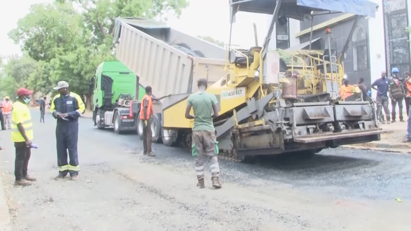Thiès : lancement d’un forage sur l’avenue Caen et dernière phase d’ouverture de la route à Aynina Fall Thiès : lancement d’un forage sur l’avenue Caen et dernière phase d’ouverture de la route à Aynina Fall
