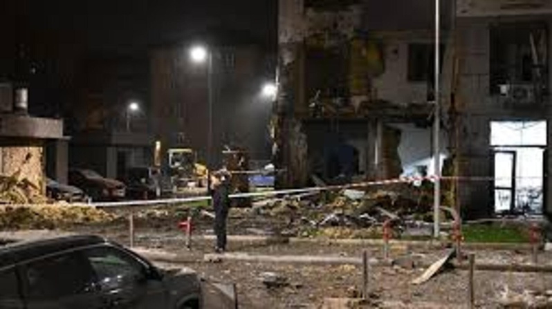 Nuit meurtrière à Kiev : nouvelle attaque russe cause des morts et des blessés Nuit meurtrière à Kiev : nouvelle attaque russe cause des morts et des blessés