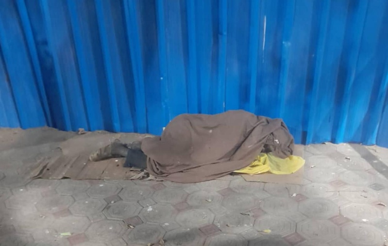 Vie en rue à Thiès : parcours brisés et solitude extrême Vie en rue à Thiès : parcours brisés et solitude extrême