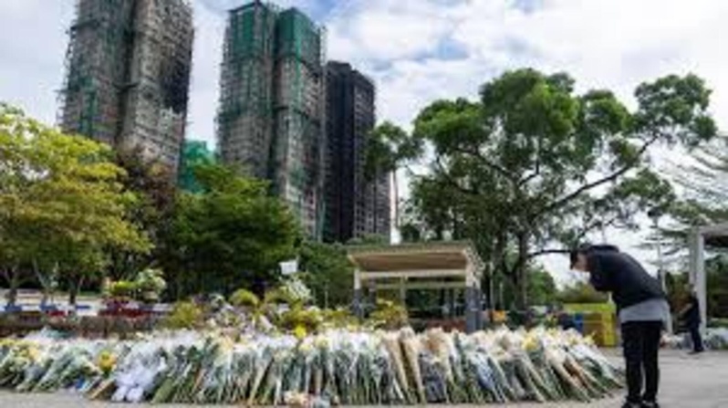 Incendie à Hong Kong: le bilan monte à 151 morts, les autorités interpellent 13 personnes