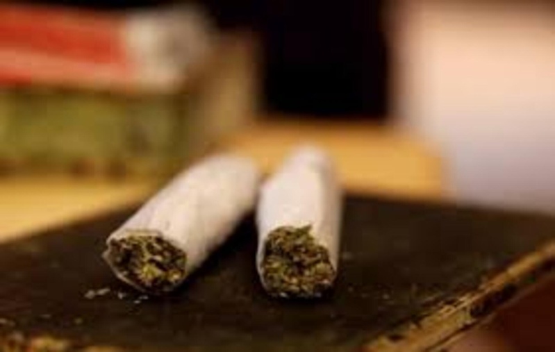 Thiès : Un vigile transforme une maison en chantier en point de vente de drogue Thiès : Un vigile transforme une maison en chantier en point de vente de drogue