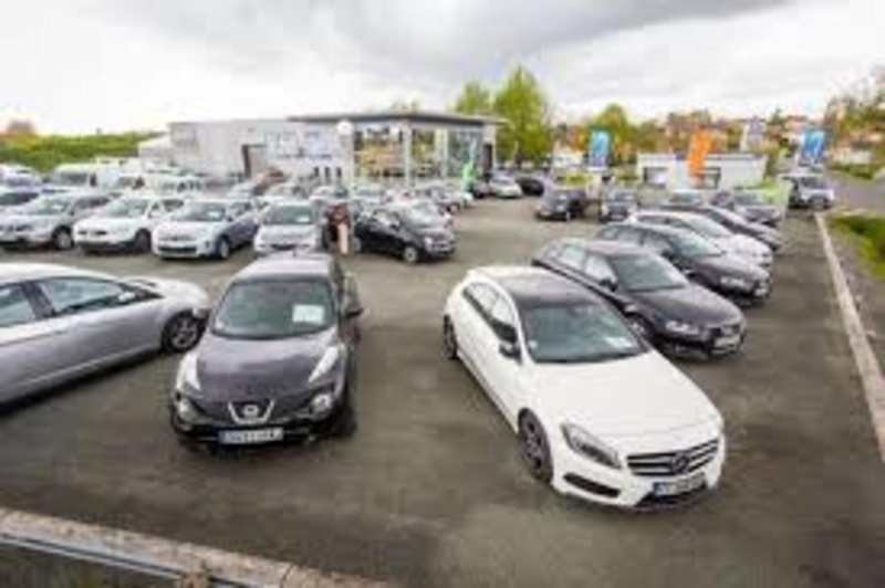 Saly : un gérant de parking découvre un réseau présumé de recel après la disparition de deux voitures louées