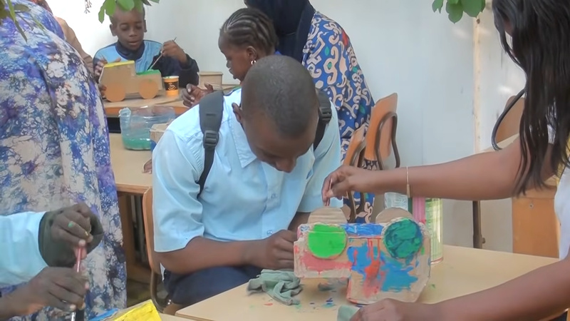 Thiès : Atelier de Peinture pour Enfants Spéciaux au Centre Social Coumba Ndoffène Babol Diouf Thiès : Atelier de Peinture pour Enfants Spéciaux au Centre Social Coumba Ndoffène Babol Diouf