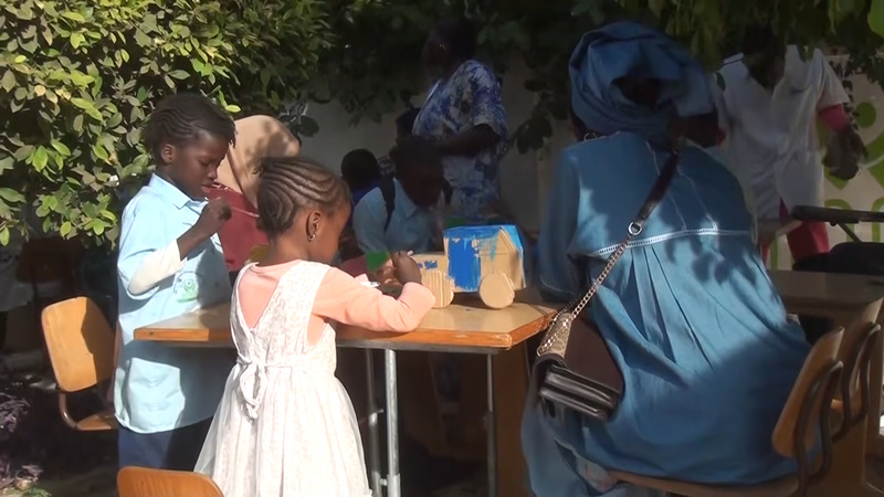 Thiès : Atelier de Peinture pour Enfants Spéciaux au Centre Social Coumba Ndoffène Babol Diouf Thiès : Atelier de Peinture pour Enfants Spéciaux au Centre Social Coumba Ndoffène Babol Diouf