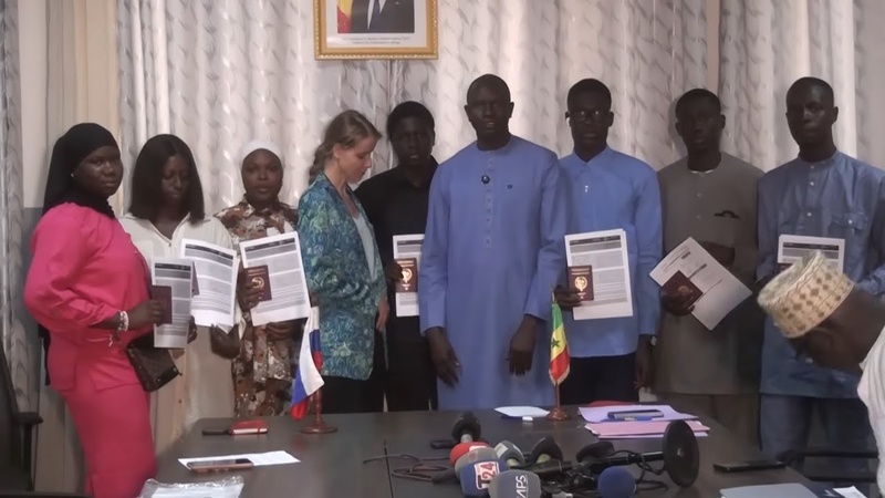 Coopération Thiès–Russie : sept nouveaux bacheliers honorés avant leur départ pour les universités russes