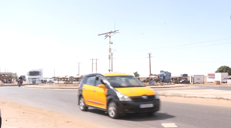 Thiès : un conducteur de 4x4 ivre percute quatre véhicules au rond-point Keur Massamba Guèye