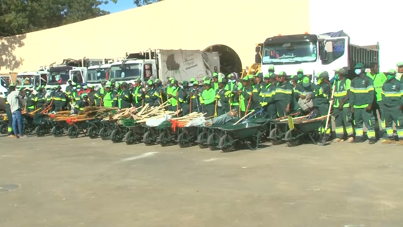 Thiès : Babacar Diop et la SONAGED S.A. à l’offensive pour faire de la ville la première cité durable du Sénégal Thiès : Babacar Diop et la SONAGED S.A. à l’offensive pour faire de la ville la première cité durable du Sénégal