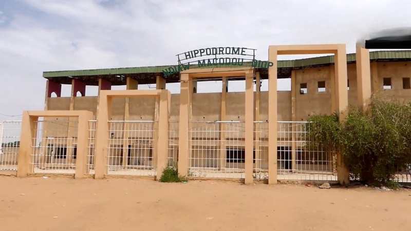 Thiès : tensions et dispositif sécuritaire renforcé lors des combats de lutte à l’hippodrome Thiès : tensions et dispositif sécuritaire renforcé lors des combats de lutte à l’hippodrome