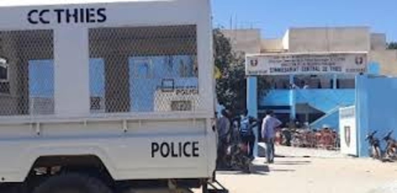 Thiès quadrillée toute la nuit : 32 personnes interpellées Thiès quadrillée toute la nuit : 32 personnes interpellées
