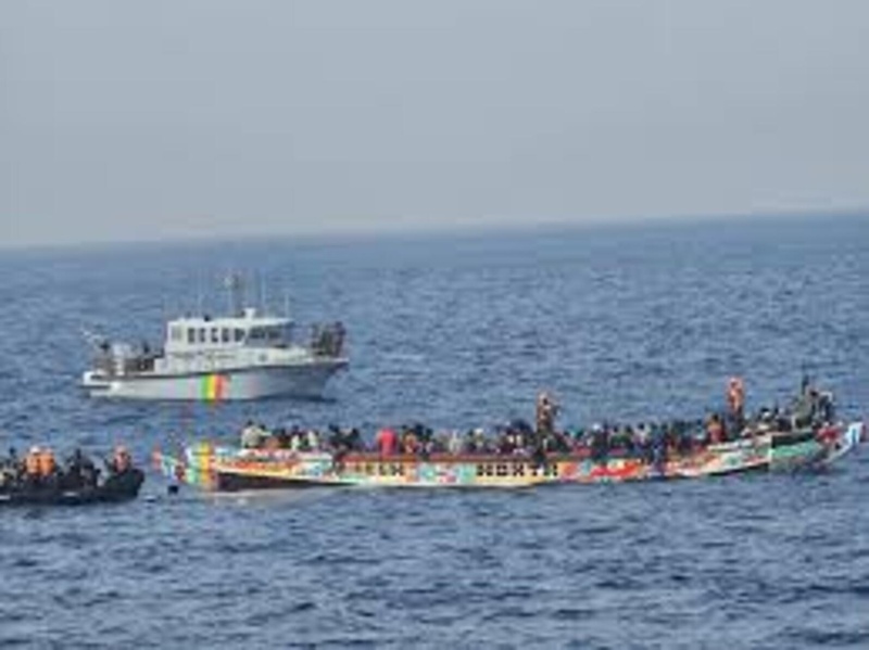 Émigration irrégulière : 174 migrants secourus à 70 km au large de Dakar Émigration irrégulière : 174 migrants secourus à 70 km au large de Dakar