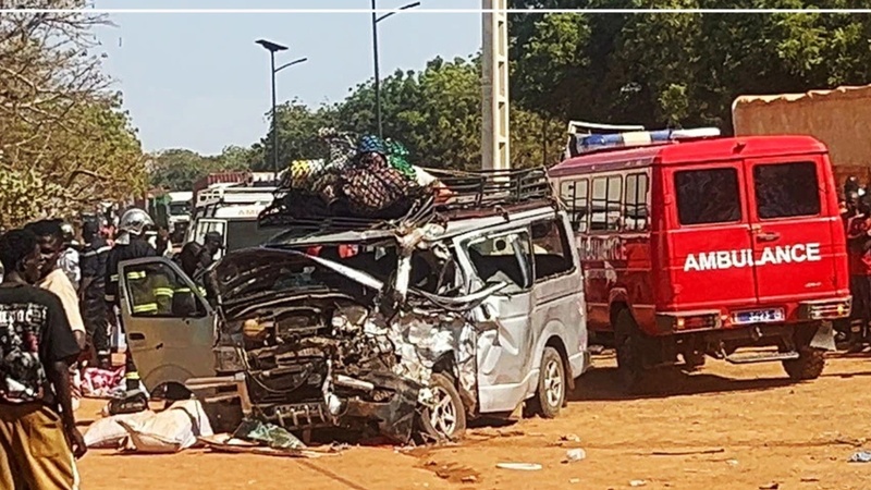 Accident de la route à Darou : deux victimes et plusieurs blessés signalés Accident de la route à Darou : deux victimes et plusieurs blessés signalés