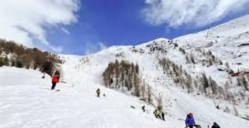 Une skieuse espagnole échappe miraculeusement à une avalanche dans les Pyrénées