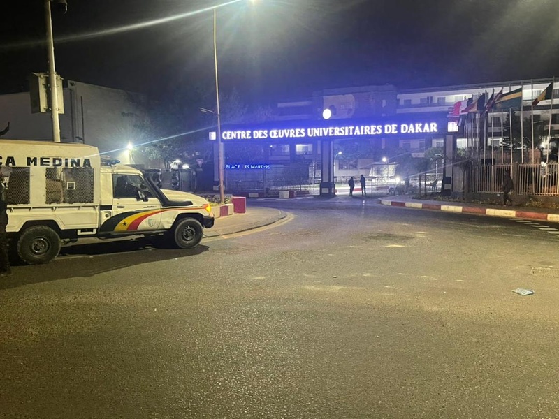 Tensions à l’UCAD : heurts entre étudiants et agents de sécurité, un blessé et des dégâts signalés Tensions à l’UCAD : heurts entre étudiants et agents de sécurité, un blessé et des dégâts signalés