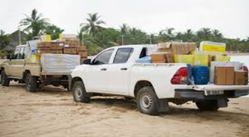 Un véhicule des Douanes termine sa course dans une boutique après une poursuite