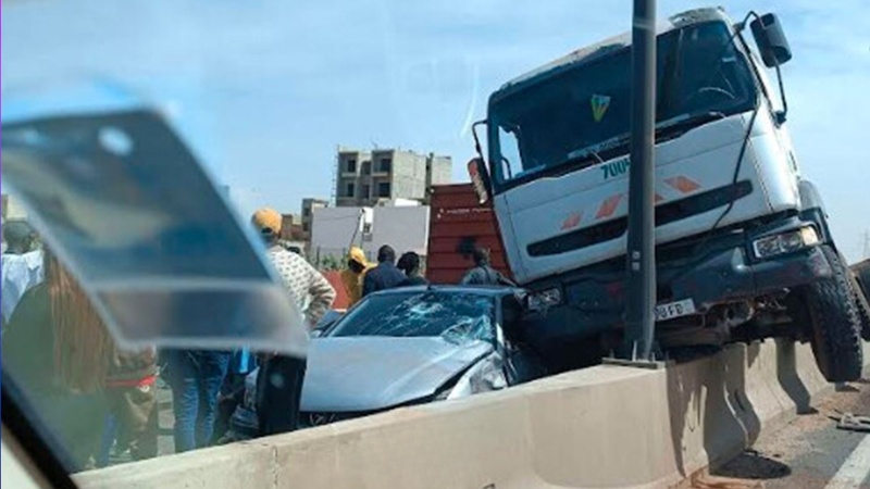 Collision sur l’autoroute à péage : cinq décès signalés près de Keur Ndiaye Lo Collision sur l’autoroute à péage : cinq décès signalés près de Keur Ndiaye Lo
