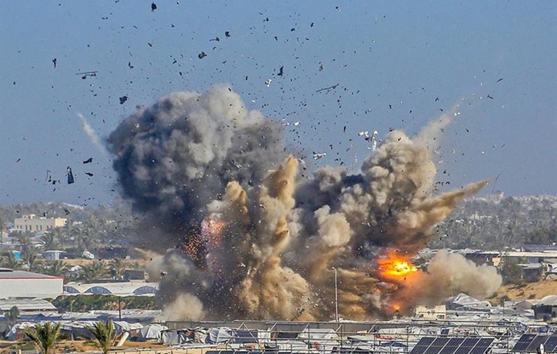 Bande de Gaza : onze personnes tuées lors de frappes aériennes, selon les autorités locales Bande de Gaza : onze personnes tuées lors de frappes aériennes, selon les autorités locales