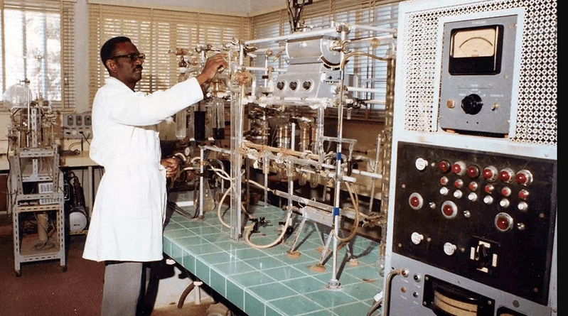 Cheikh Anta Diop : l’État veut renforcer la transmission de son œuvre dans l’éducation et la culture