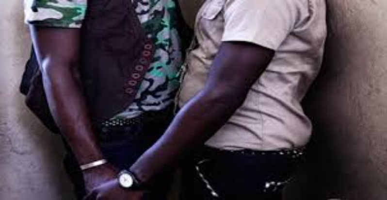 Vie cachée des homosexuels à Dakar : entre associations discrètes et lutte contre le VIH Vie cachée des homosexuels à Dakar : entre associations discrètes et lutte contre le VIH