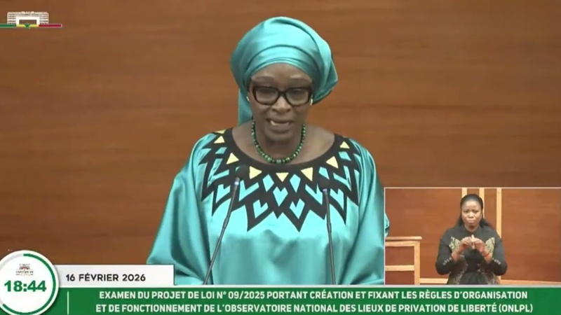 Justice : la ministre Yassine Fall détaille la situation des détenus présumés homosexuels Justice : la ministre Yassine Fall détaille la situation des détenus présumés homosexuels