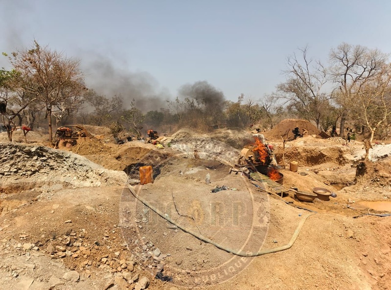 Missira Sirimana : un site d’orpaillage clandestin démantelé par le GARSI 2 Missira Sirimana : un site d’orpaillage clandestin démantelé par le GARSI 2