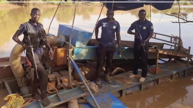 Kédougou : une exploitation illégale démantelée sur les berges du fleuve Falémé Kédougou : une exploitation illégale démantelée sur les berges du fleuve Falémé