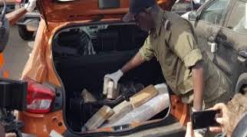 Un chauffeur de taxi fait tomber un réseau de stupéfiants entre Touba et Dakar Un chauffeur de taxi fait tomber un réseau de stupéfiants entre Touba et Dakar