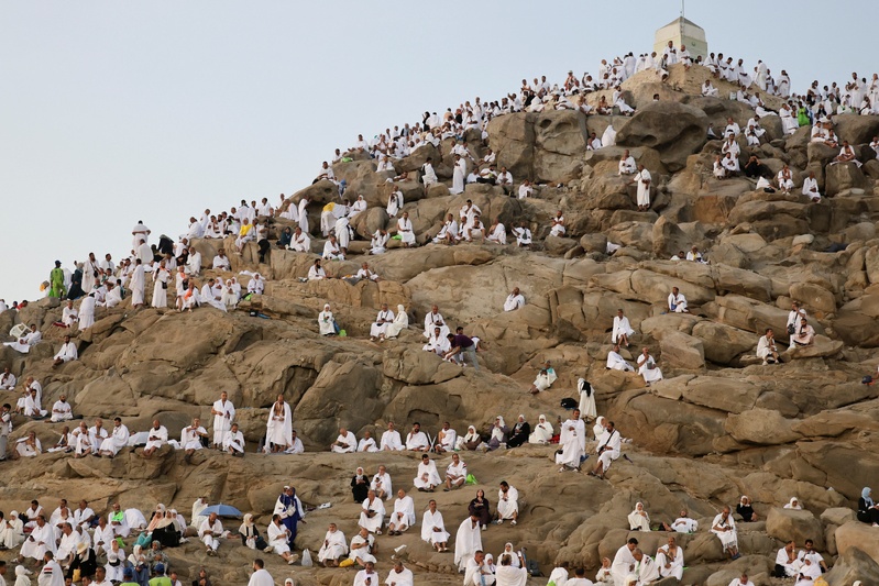 Hajj : les pèlerins convergent vers Arafat dans un climat de ferveur et de recueillement