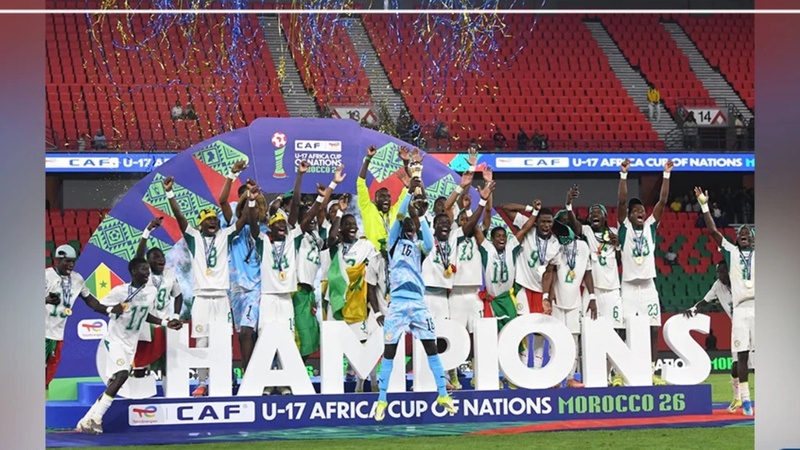 Bassirou Diomaye Faye reçoit les équipes nationales U17 et U15 après leurs succès continentaux Bassirou Diomaye Faye reçoit les équipes nationales U17 et U15 après leurs succès continentaux